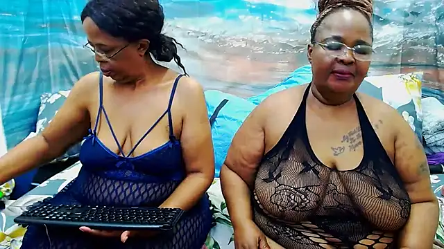 Snapshot of SEXY_MATURExx chatting on June 30, 2026, 7:59 pm SEXY MATURExx online show from June 30, 2026, 7:59 pm