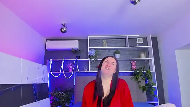 Snapshot of StephieRousee chatting on April 18, 2026, 5:33 am StephieRousee online show from April 18, 2026, 5:33 am