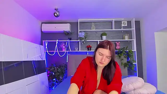 Snapshot of StephieRousee chatting on April 20, 2026, 5:32 am StephieRousee online show from April 20, 2026, 5:32 am