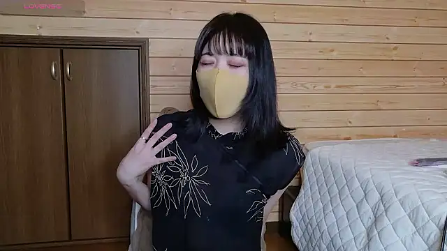 minami room online show from June 18, 2026, 12:31 pm