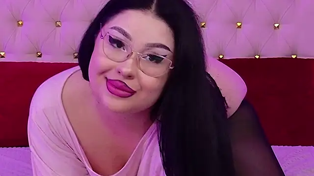 LunaXBabe online show from May 7, 2026, 11:04 am
