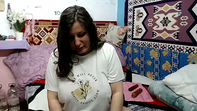 Adelinemilf online show from May 11, 2026, 5:24 am