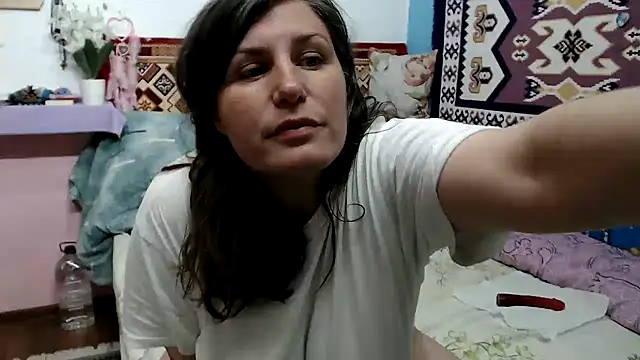 Adelinemilf online show from May 12, 2026, 4:42 am
