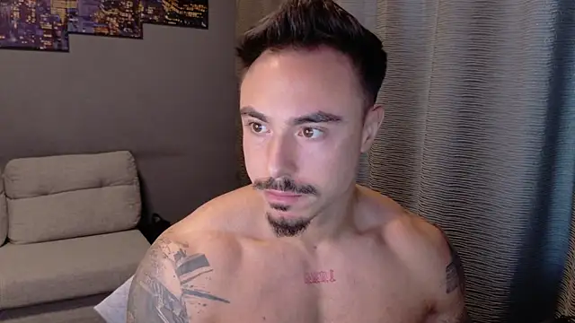 Snapshot of Master_Lukas chatting on April 17, 2026, 8:50 am Master Lukas online show from April 17, 2026, 8:50 am