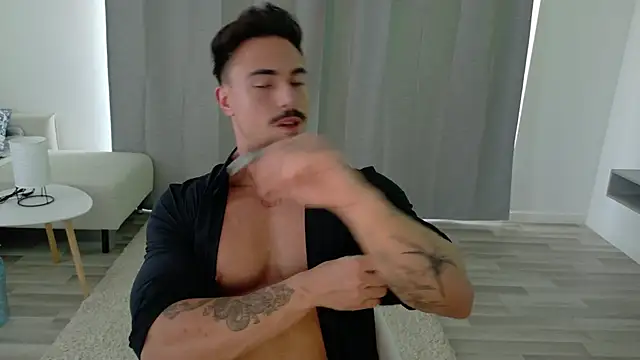 Snapshot of Master_Lukas chatting on May 11, 2026, 4:04 pm Master Lukas online show from May 11, 2026, 4:04 pm