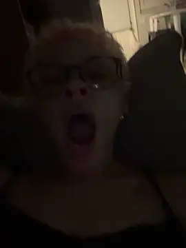 jojosbizarrelyf online show from May 7, 2026, 2:06 am