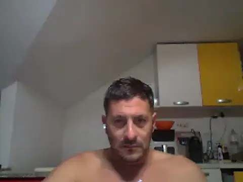 Snapshot of colosone chatting on October 7, 2025, 9:01 pm colosone online show from October 7, 2025, 9:01 pm