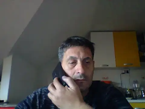 Snapshot of colosone chatting on October 16, 2025, 12:39 pm colosone online show from October 16, 2025, 12:39 pm