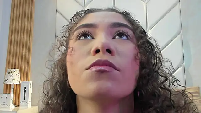 Snapshot of CamilaCastillo chatting on May 12, 2026, 3:31 pm CamilaCastillo online show from May 12, 2026, 3:31 pm