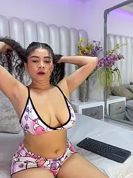 CamilaCastillo online show from July 7, 2026, 7:29 pm