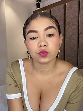 CamilaCastillo online show from July 29, 2026, 7:12 pm