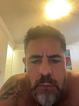 Snapshot of wolfbucker chatting on January 7, 2026, 5:59 pm wolfbucker online show from January 7, 2026, 5:59 pm