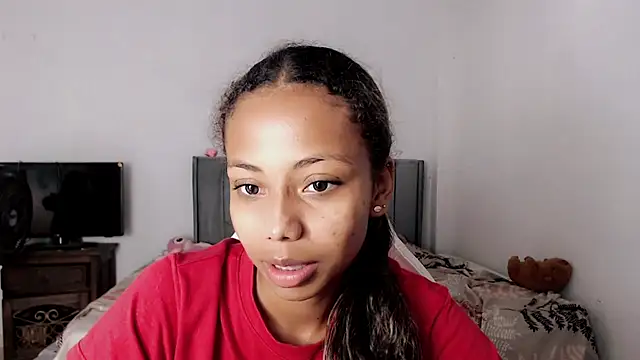 Snapshot of linda_brown_ chatting on August 3, 2026, 12:10 pm linda brown online show from August 3, 2026, 12:10 pm