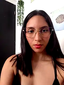 FrierenHot online show from May 11, 2026, 9:12 pm