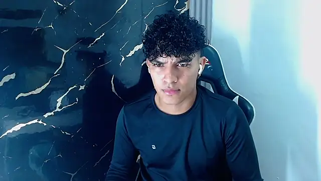 jamescurly00 online show from February 4, 2026, 7:14 am