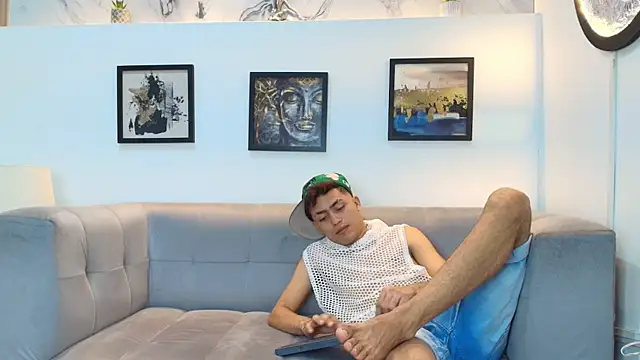 AVENGER BOYS2026 online show from January 13, 2026, 1:33 am