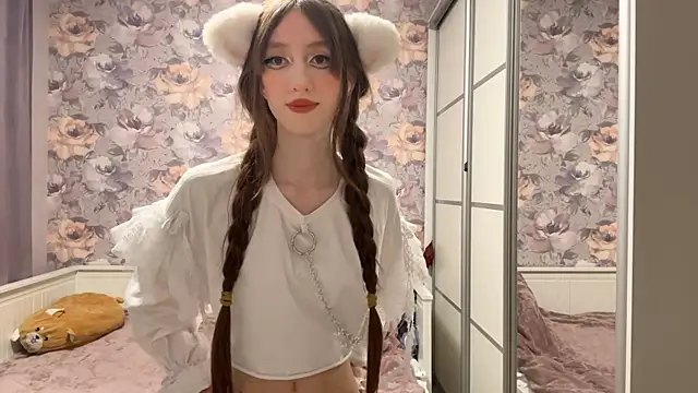 NyxoraX online show from February 13, 2026, 2:57 pm