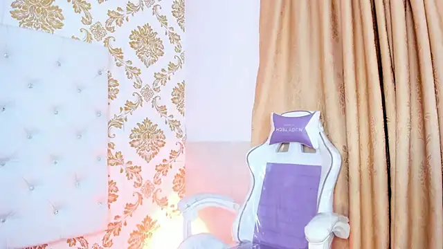 Snapshot of pinky__bunny chatting on May 18, 2026, 4:07 am pinky bunny online show from May 18, 2026, 4:07 am
