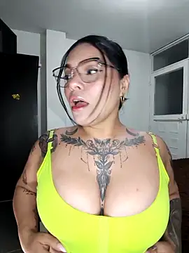 Snapshot of brenda_palacio chatting on February 16, 2026, 2:18 am brenda palacio online show from February 16, 2026, 2:18 am