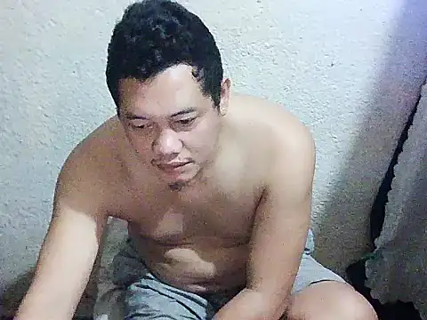 Snapshot of UrAsianGuy90 chatting on February 5, 2026, 3:22 am UrAsianGuy90 online show from February 5, 2026, 3:22 am