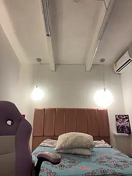 Iamcami  online show from March 2, 2026, 6:59 pm