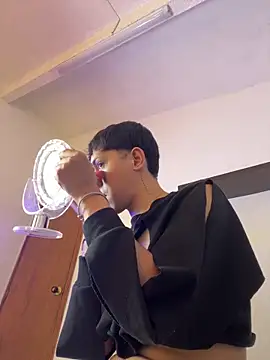 Iamcami  online show from March 5, 2026, 6:59 pm