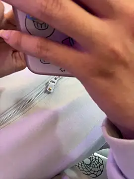 Iamcami  online show from March 6, 2026, 7:10 pm