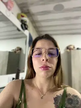 NatalyPinky online show from May 15, 2026, 11:45 pm