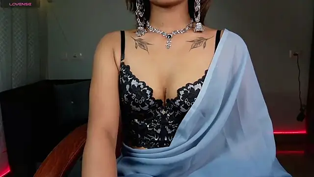 SugarAura online show from May 1, 2026, 5:17 pm