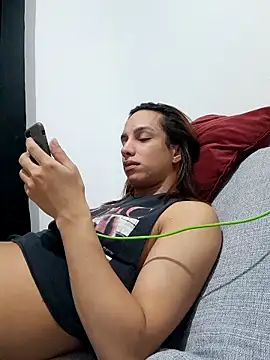 ofjuliaa online show from April 30, 2026, 4:52 am
