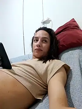 ofjuliaa online show from June 15, 2026, 12:13 am