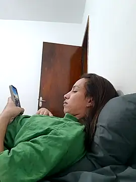 ofjuliaa online show from June 30, 2026, 6:36 am