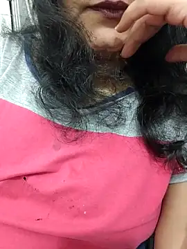 piryasharma005 online show from April 29, 2026, 8:40 am