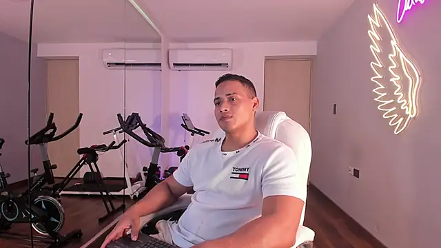 Jack Foster  online show from February 5, 2026, 3:44 am