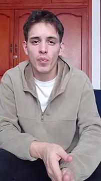 Snapshot of Enzho_liam chatting on April 18, 2026, 4:00 pm Enzho liam online show from April 18, 2026, 4:00 pm