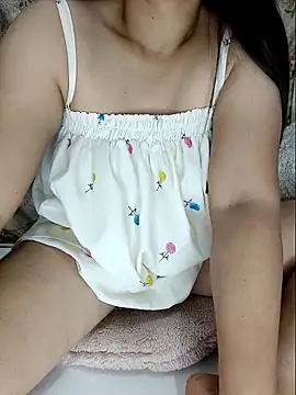 linhha23 online show from April 29, 2026, 3:27 pm
