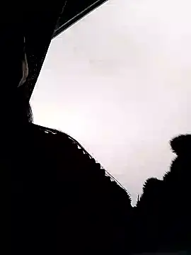 Tamara gomex online show from April 16, 2026, 1:23 pm