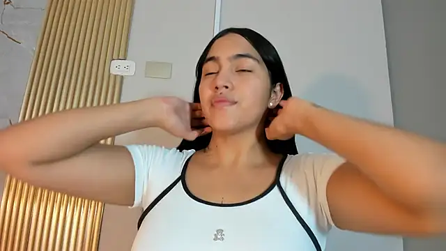 AlanaBlair  online show from March 7, 2026, 7:33 pm