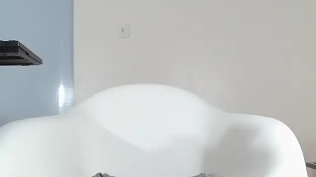 Little Leksa online show from February 1, 2026, 2:04 pm