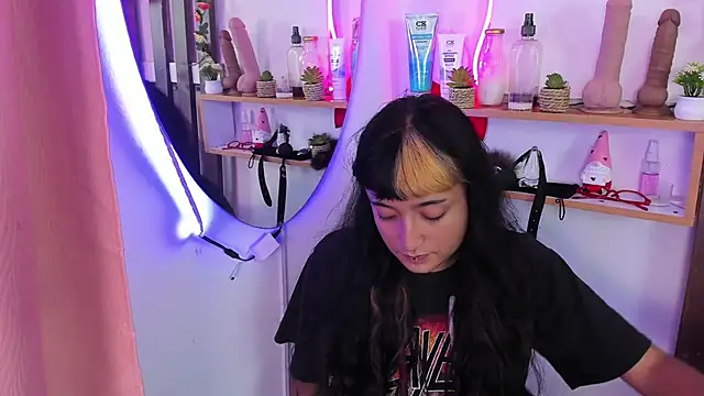 MeowMota  online show from April 25, 2026, 6:05 pm