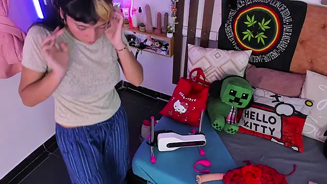 MeowMota  online show from May 8, 2026, 6:13 pm