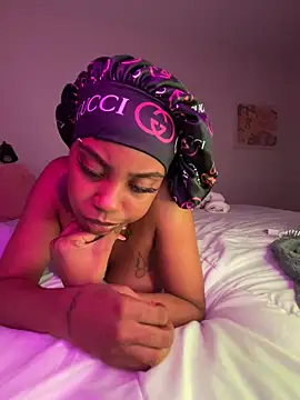 oshun6360 online show from March 4, 2026, 2:17 am