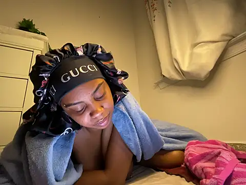 oshun6360 online show from July 30, 2026, 5:06 am