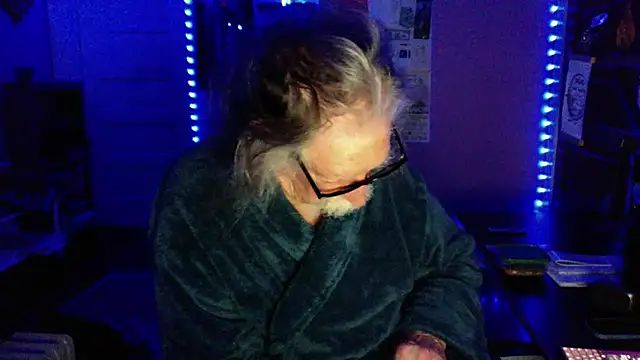 Snapshot of LickYourYoni chatting on March 27, 2026, 9:42 am LickYourYoni online show from March 27, 2026, 9:42 am