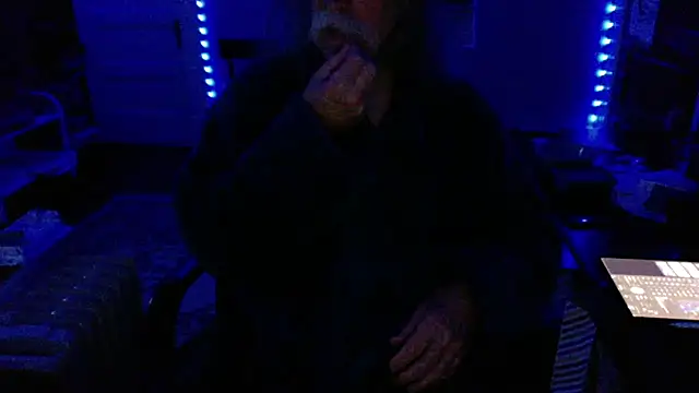 Snapshot of LickYourYoni chatting on April 2, 2026, 1:42 pm LickYourYoni online show from April 2, 2026, 1:42 pm
