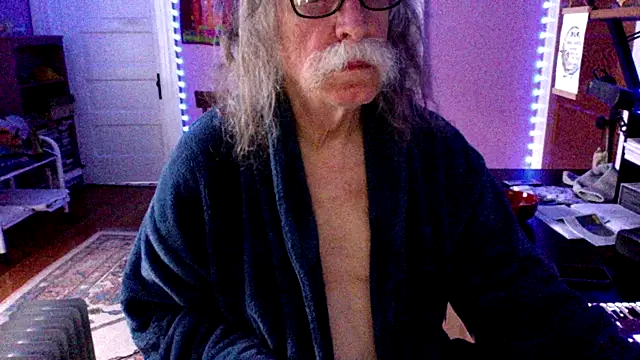 Snapshot of LickYourYoni chatting on April 13, 2026, 2:44 pm LickYourYoni online show from April 13, 2026, 2:44 pm
