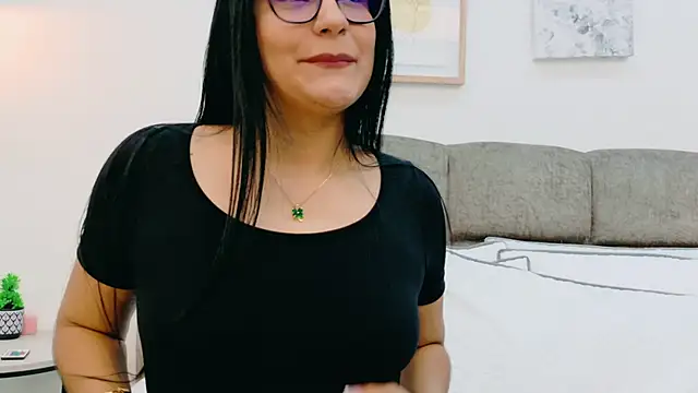 AlmaRose  online show from May 1, 2026, 12:54 pm
