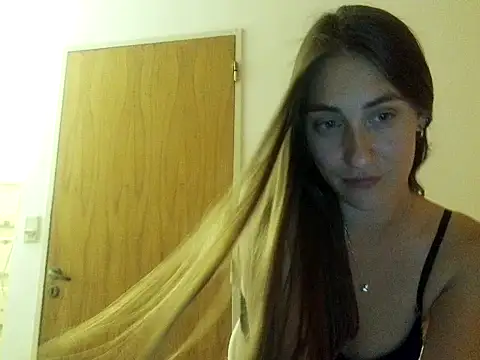 Noracherry online show from February 13, 2026, 1:34 am