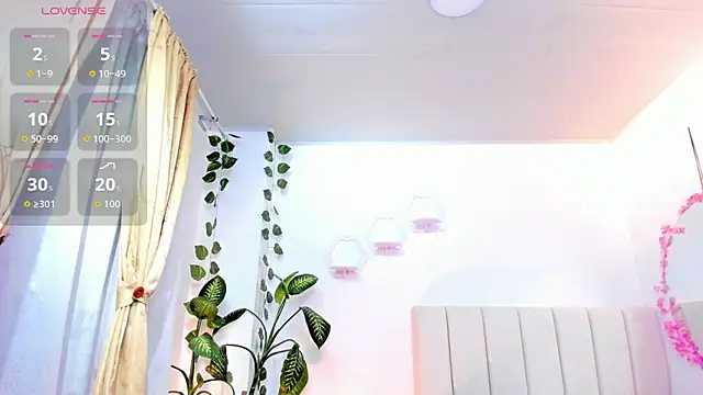 emily7  online show from February 16, 2026, 6:26 pm