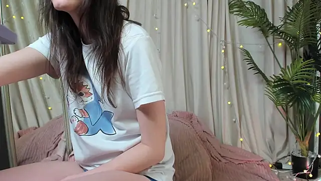 Ruby blossom  online show from February 7, 2026, 9:07 pm